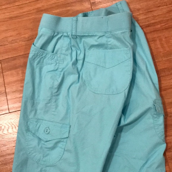 Light capris - Picture 2 of 2
